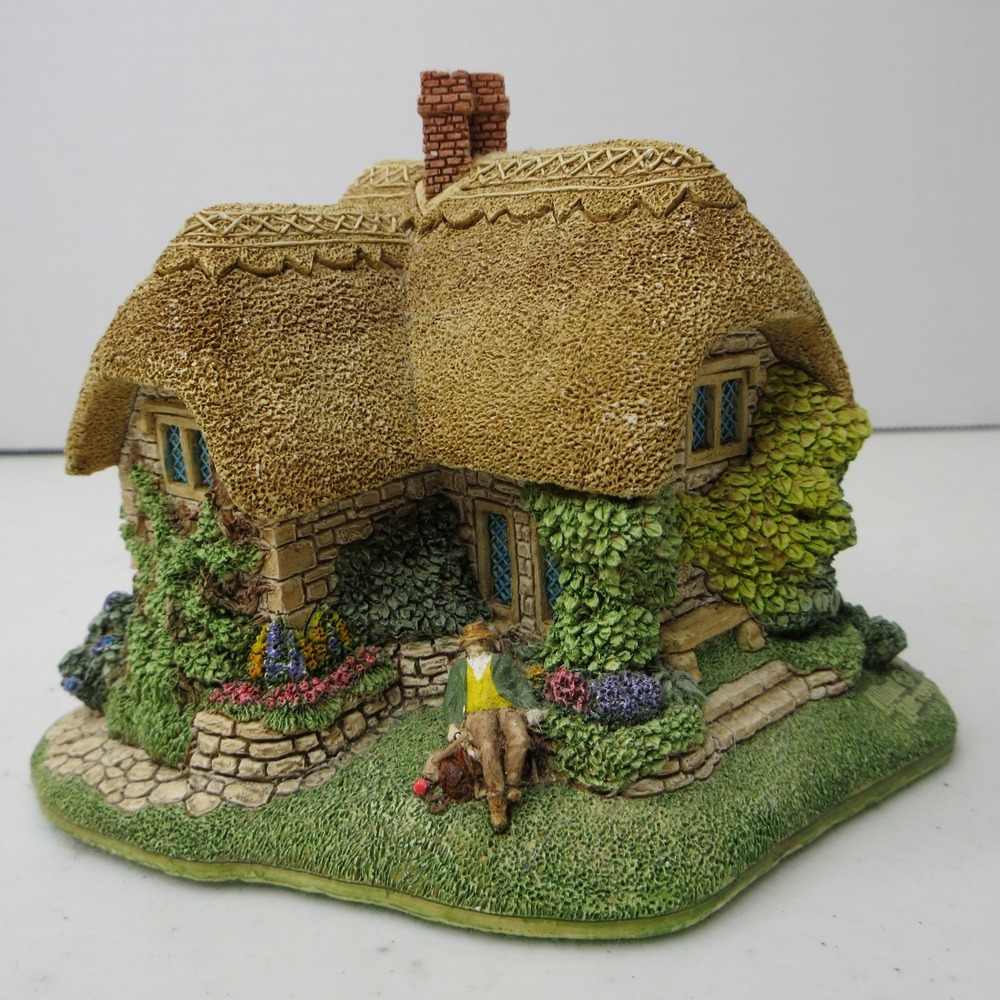 Liliput Lane The Old Smithy Cottage Figurine 1995 Thatched Roof Miniature House